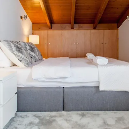Villa Skyfall