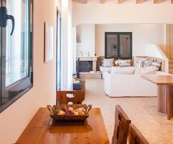 Skyfall Villa Kalamítsi